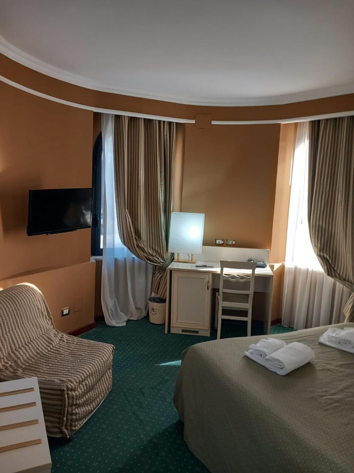 Cervara Park Hotel Рим Екстериор снимка