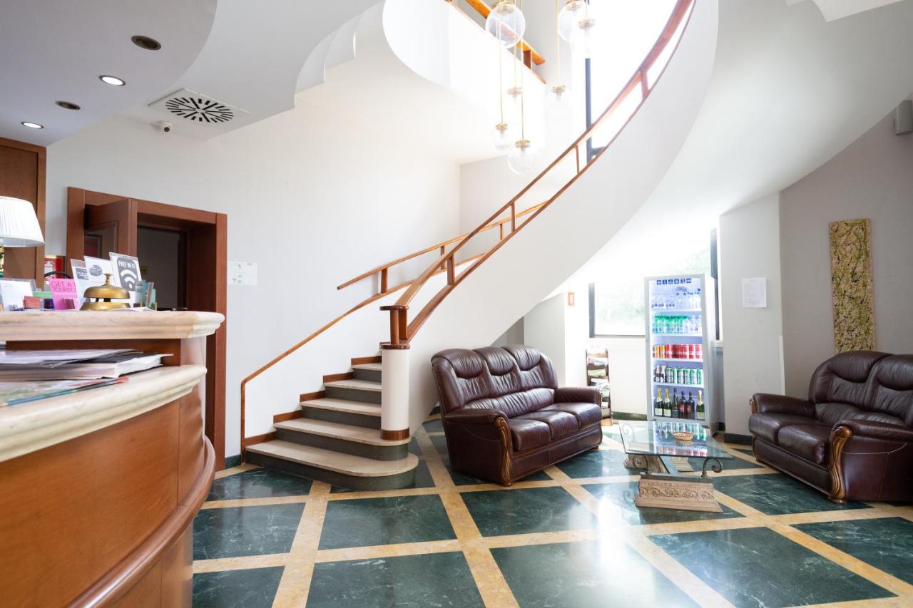 Cervara Park Hotel Рим Екстериор снимка